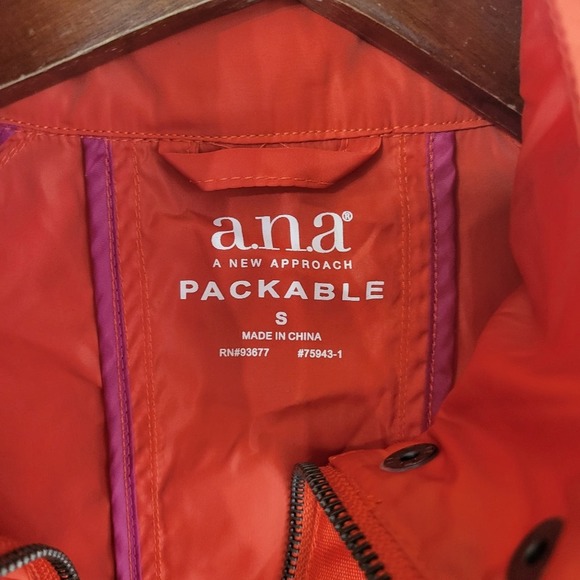 a.n.a. Women's  Lightweight Orange Packable Jacket Size S Fall Winter Outdoor - Picture 2 of 11